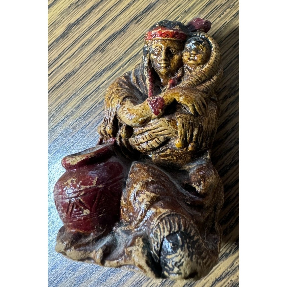Vintage Niagara Falls NY Souvenir Mother Child Chalkware Figurine 3.5"